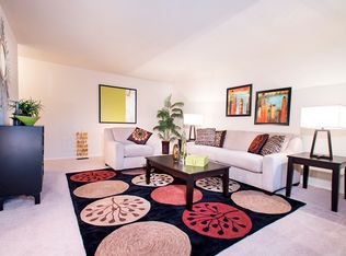 212 Cedar Ln #1-043, Vienna, VA 22180