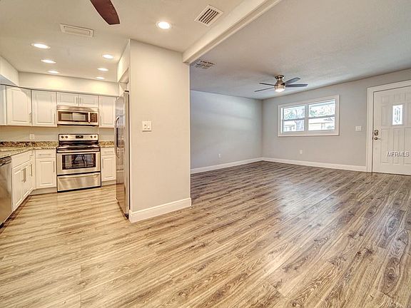 4th image of 2329 Newton Dr