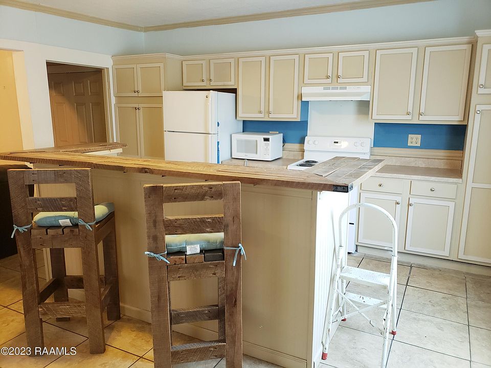 201 W Main St, Delcambre, LA 70528 MLS 23002924 Zillow