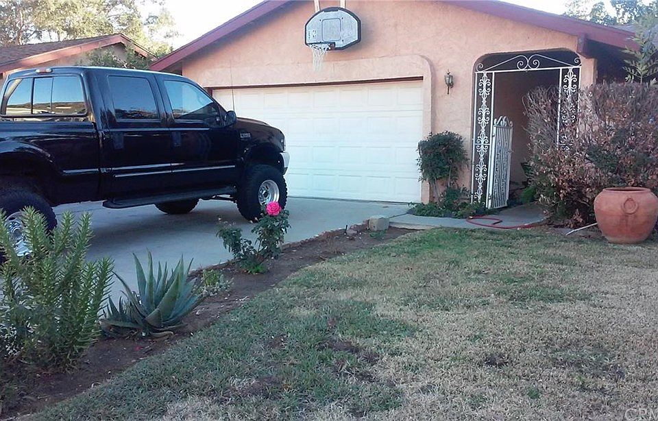 1st image of 3465 Oleander Dr