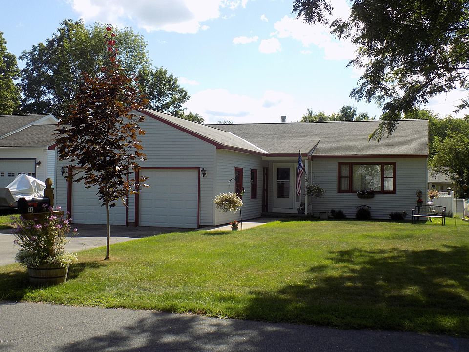 1st image of 13 Thornberry Dr