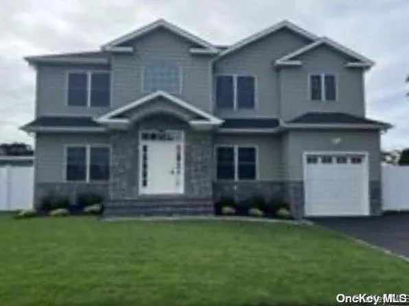 6 Hyman Drive, Farmingdale, NY 11735