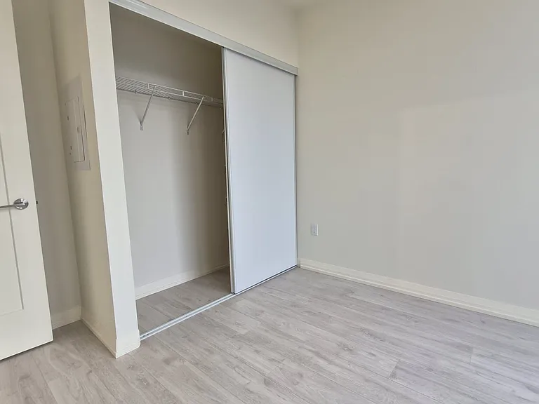 27 Korda Gate #2810 — Photo 14