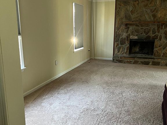 4th image of 2103 Vail Dr