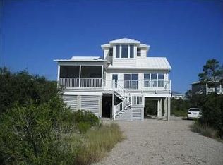809 W Gulf Beach Dr, Eastpoint, FL 32328