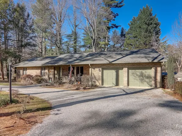 2 Lake Dr, Laurel Park, NC 28739