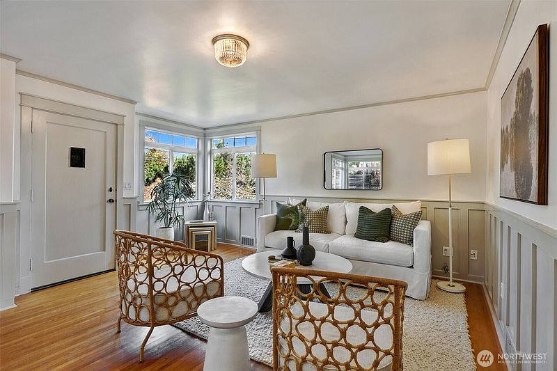 3rd image of 919 N 76th Street