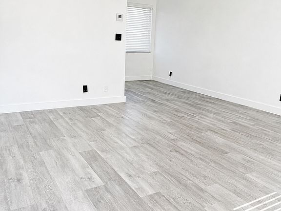 2nd image of 2849 NE 30th St #4