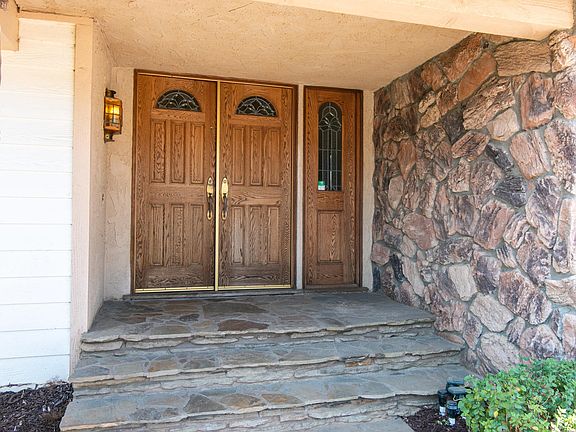 3rd image of 9331 Longview Dr