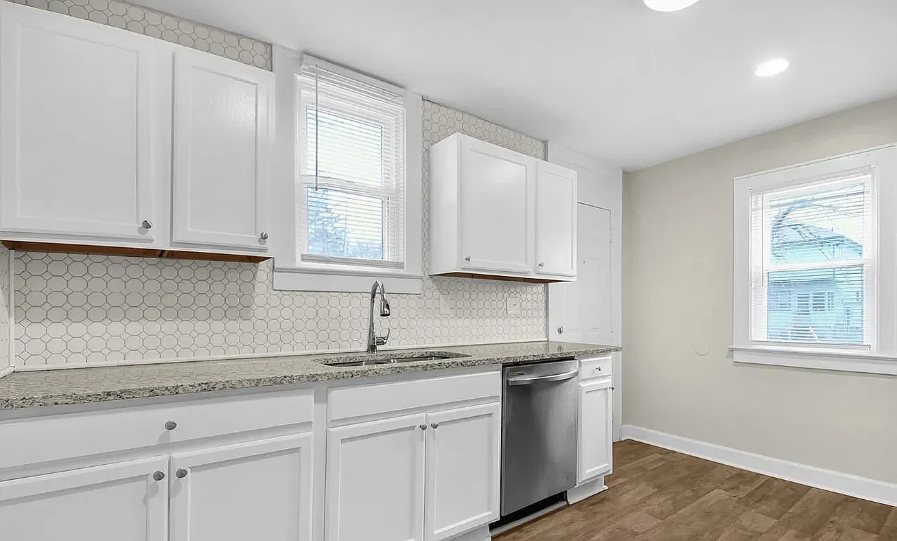 1701 Kent Street - 1 — Photo 3