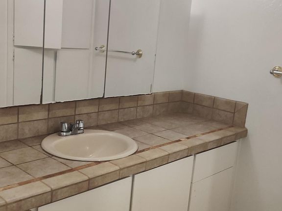 3rd image of 125 Connemara Way APT 1