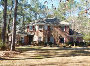 11 Woodmist Cir, Hattiesburg, MS 39402