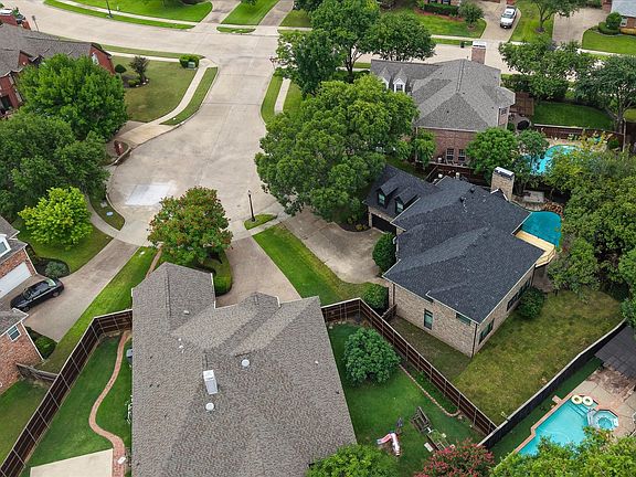 4th image of 407 Greenway Ct