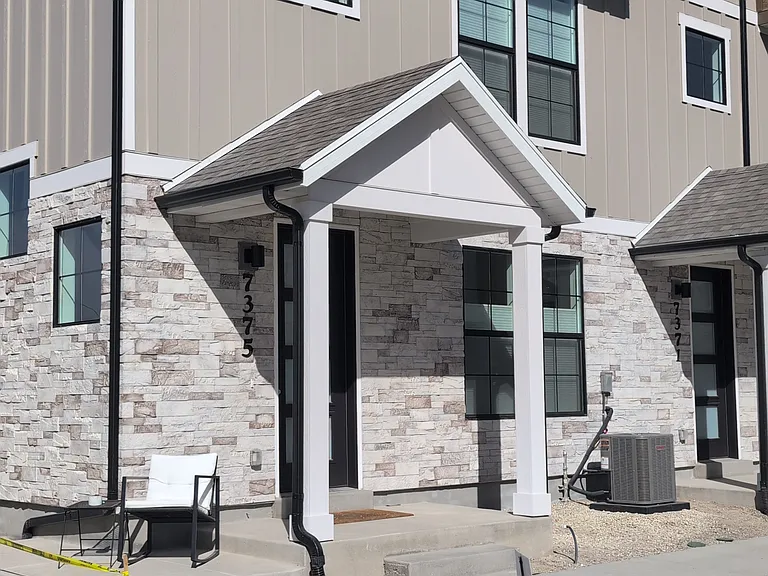 7340 South Sideline Ln — Photo 1