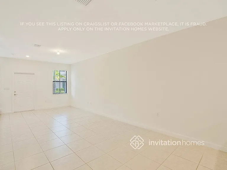 1636 SW 29th St — Photo 2