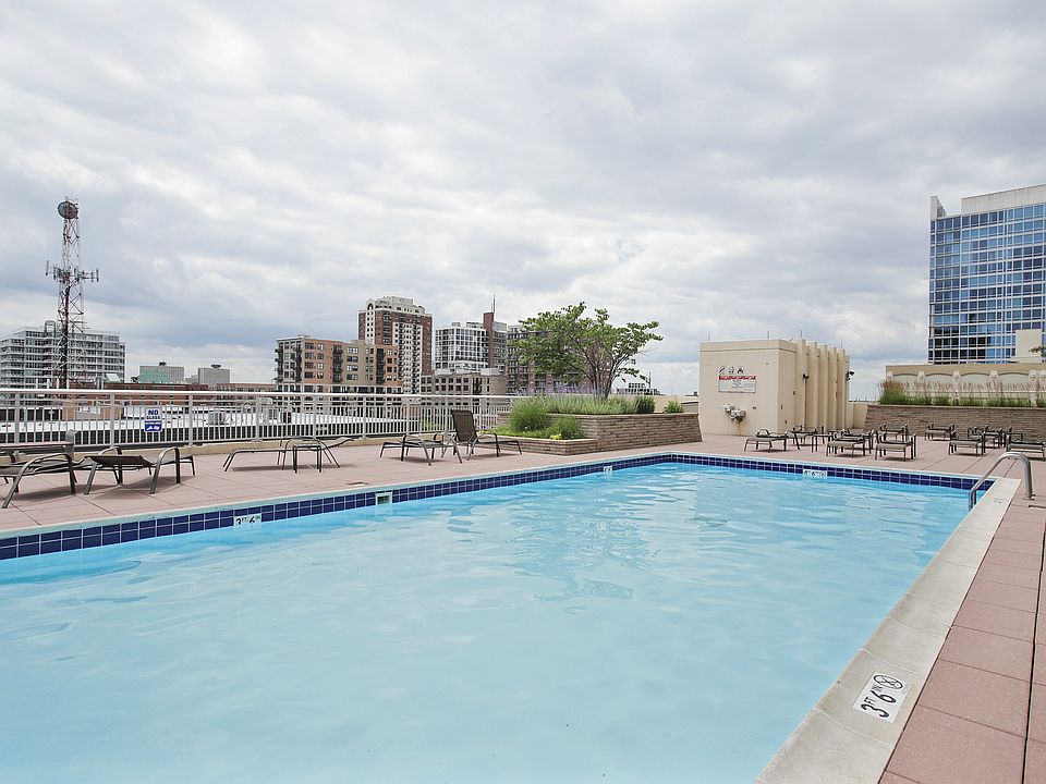 2nd image of 1400 S Michigan Ave APT 2207
