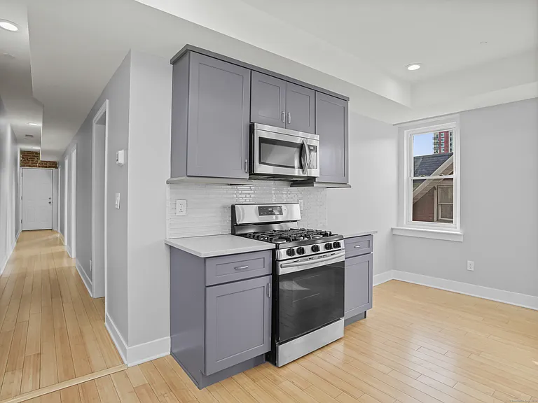 775 Atlantic St #3L — Photo 2