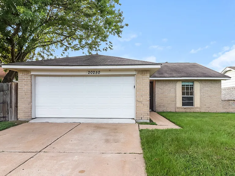 20250 Telegraph Square Ln — Photo 1