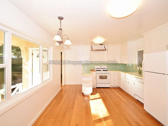 2nd image of 120 Sequoia Dr