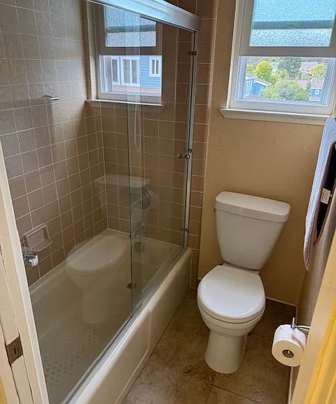 6104 Chateau Ct — Photo 6