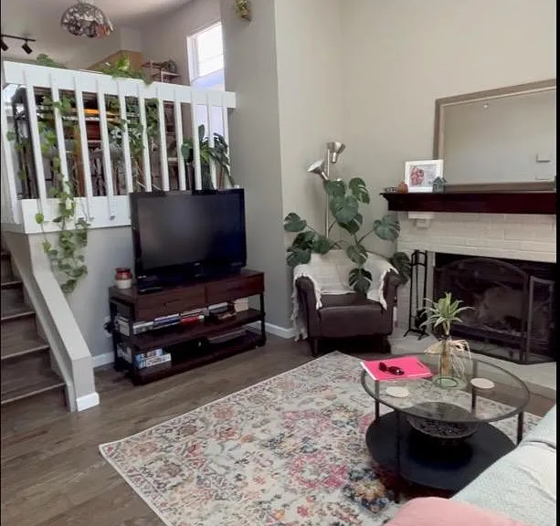 1931 Giltshire Dr — Photo 3