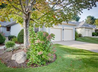 41 Saint Andrews Dr, Bedford, NH 03110