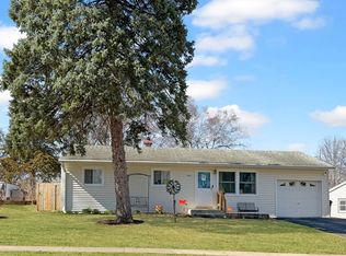 1427 Mark Dr, Freeport, IL 61032