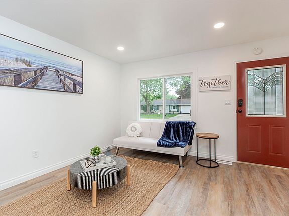 5th image of 2037 Thornhill Dr