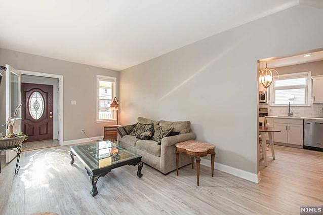 1st image of 106 Union Ave Floor 1