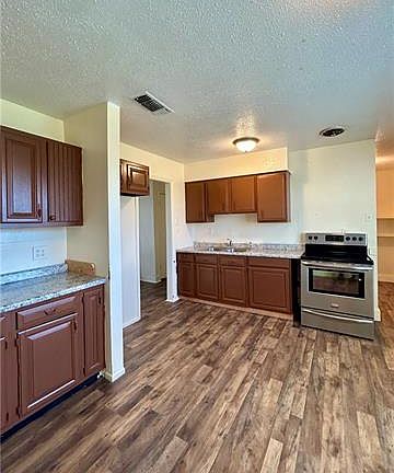 3rd image of 113 Helen Dr