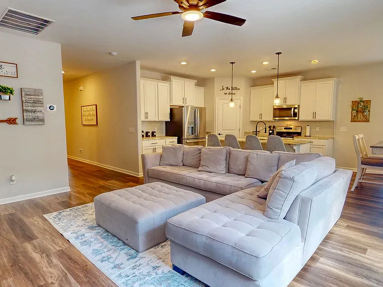124 Brookline Dr — Photo 8