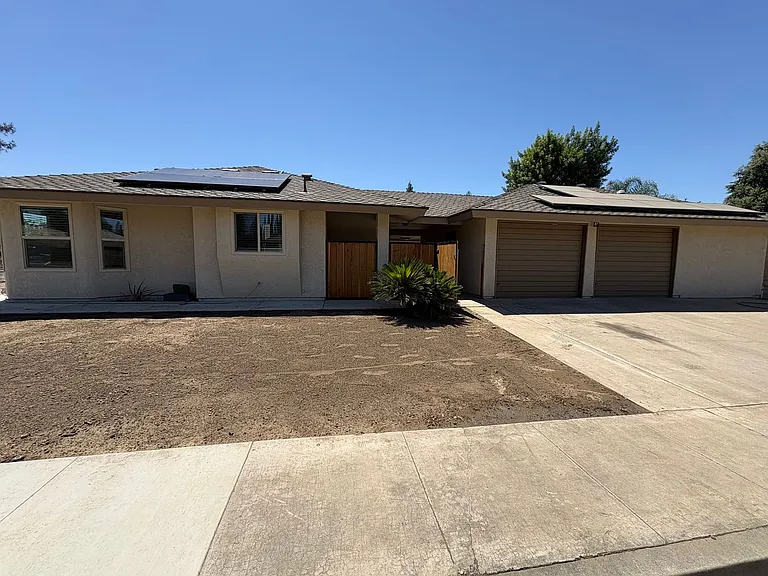 2322 E Vassar Dr — Photo 4
