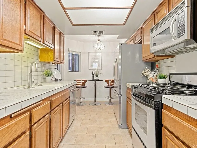 401 E California Blvd #110 — Photo 7