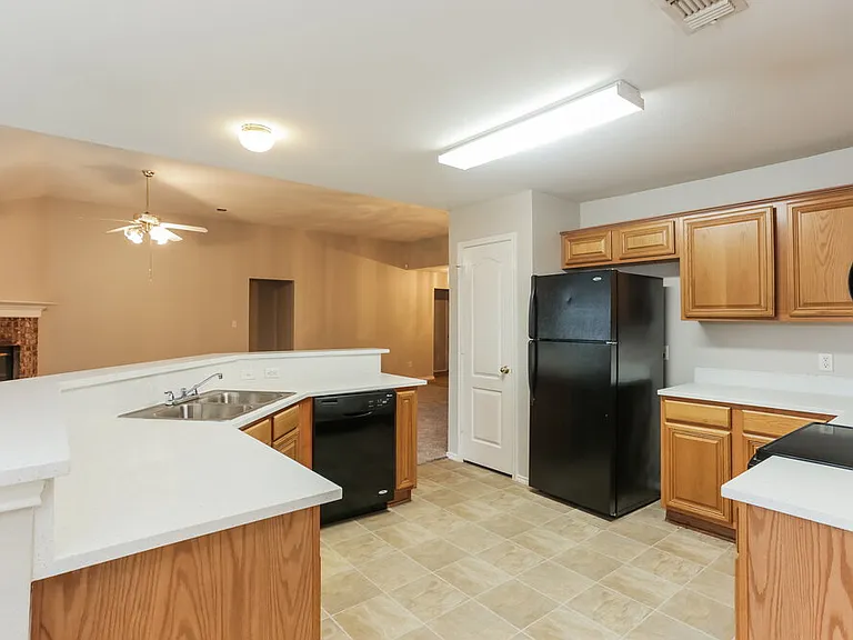 7501 Fossil Garden Dr — Photo 6