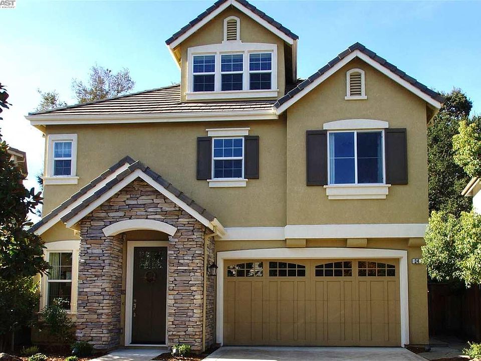 2nd image of 34 Autumn Trail Ln