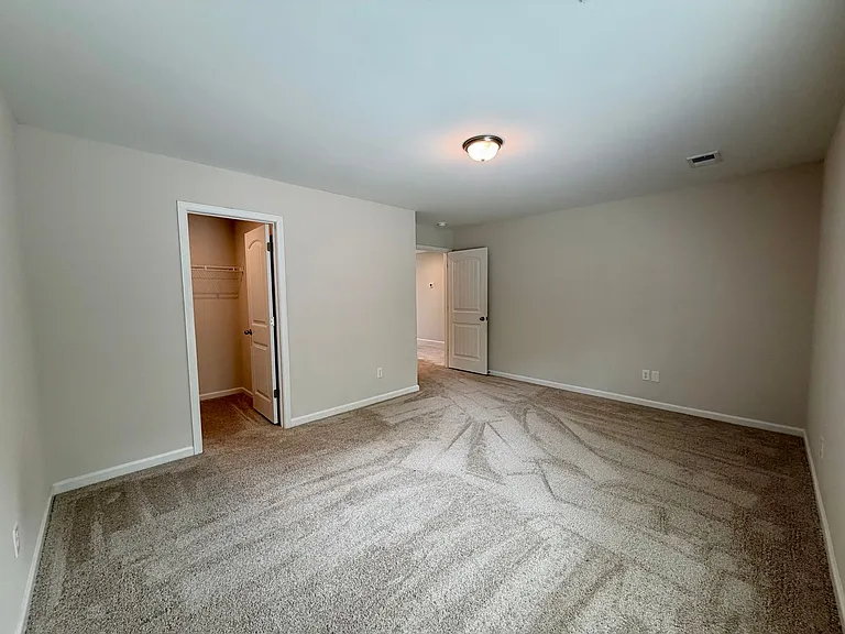 2370 Alden Dr — Photo 15