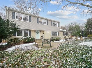 2S237 Burning Trl, Wheaton, IL 60189