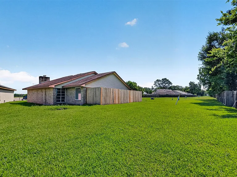 2223 Courtney Ct — Photo 30