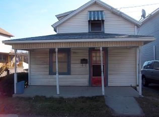 923 S Valley Ave, Olyphant, PA 18447