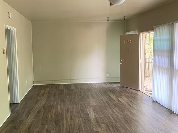 2nd image of 1028 A Ave APT B