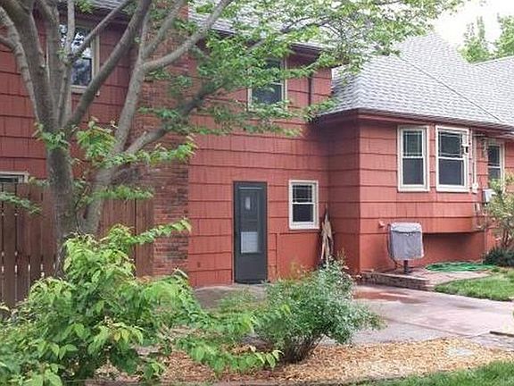 2nd image of 10337 Walmer St