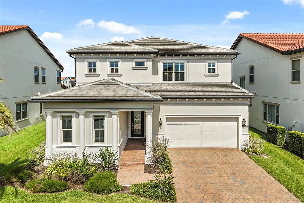 5 bed, 4.5 bath, 3883 sqft, $6,900 — Photo 1
