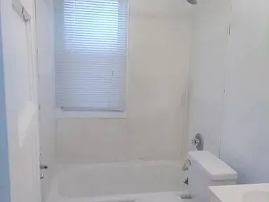 523 S Drexel Ave — Photo 5