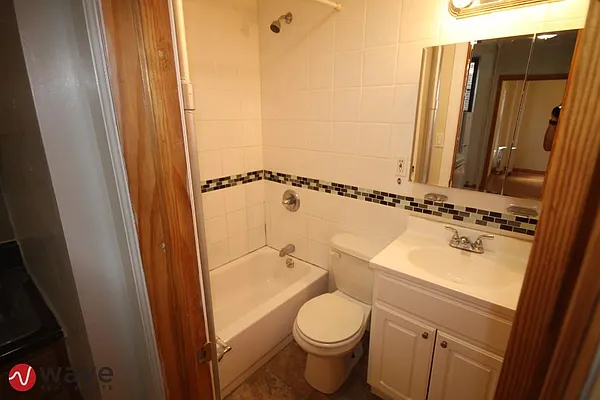 Rented by Wave Real Estate Group | media 4