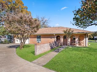 1687 Dickerson Dr, Pantego, TX 76013