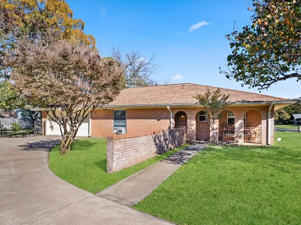 1687 Dickerson Dr, Pantego, TX 76013