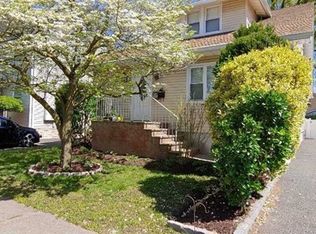 811 Elm Ave, Ridgefield, NJ 07657