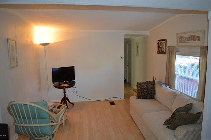 2nd image of 5476 Isabelle Ave
