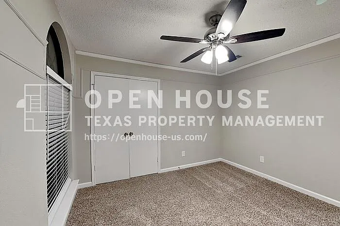 1052 Fairview Dr — Photo 13