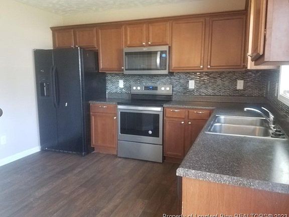 4th image of 2128 Saint Nicholas Dr